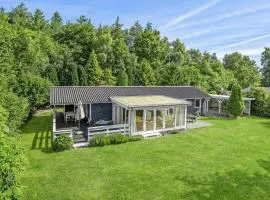 Amazing Home In Grenaa With Wifi