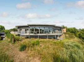 4 Bedroom Nice Home In Ebeltoft