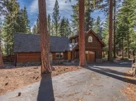 Home for 10 Private Hot-Tub Close to Ski Private Beach Access w Double Decker pier Book on Mobile for Promo Price