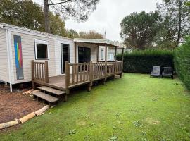 Mobil Home 220 aménagé 2 chambres la teste camping 4 etoiles, khách sạn ở La Teste-de-Buch