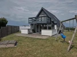 Nice Home In Ebeltoft With 4 Bedrooms, Sauna And Wifi