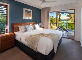 Heliconia 1 Hamilton Island 3 Bedroom Ocean Views with Golf Buggy, hotel in Hamilton Island