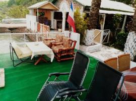baobolong guesthouse, hotel v destinaci Koli Kunda