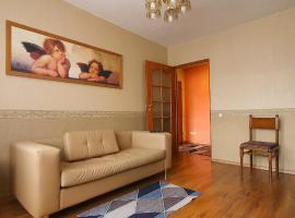 2-х комнатная квартира в центре, hotel in Karaganda