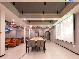 Dayin Youth Hostel - Old Town & People's Square& Rail Hub -Social Area -Bar -Café -Gym -Free Laundry Luggage Storage -24H Front Desk -English Service, готель у Шанхаї