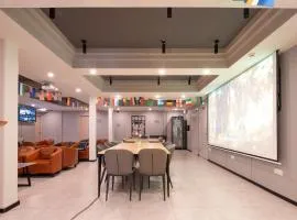 Dayin Youth Hostel - Old Town & People's Square& Rail Hub -Social Area -Bar -Café -Gym -Free Laundry Luggage Storage -24H Front Desk -English Service