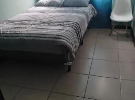 The king inn Habitacion # 3 Estadia por habitacion