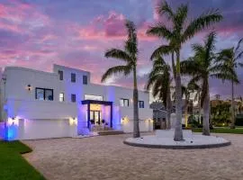 Luxury Private Beachfront Retreat Pool Game Room