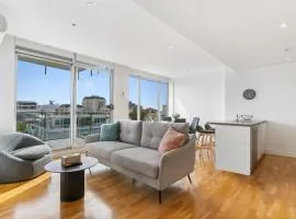 Port Melbourne and a glimpse of the sparkling bay - sleeps 4