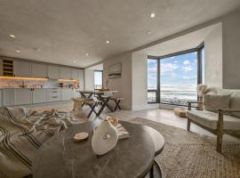 Ocean View Apartment, Seafront Location, hotel in The Mumbles