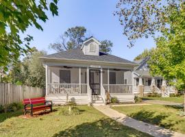 3 Blocks to Beach & Potomac River: Virginia Escape – hotel w mieście Colonial Beach