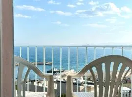 Numana, cielo-terra con meraviglioso giardino vista mare - N254