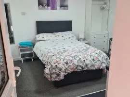 Cosy Studio - Town centre flat with free nearby parking