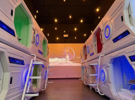 reiminski Abenteuer Space Kapseln, Tennis Squash Soccer, Sport & Wellness, Lodge in Bergen