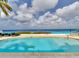 Belmar Oceanfront Apartments 21 right on the ocean with diving facilities