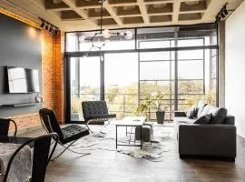 Spacious apartment with Style and Natural Light