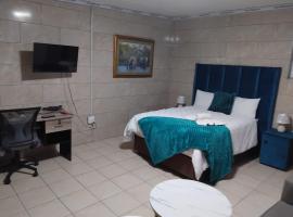 Whizzy Lifestyle Lodge, hotel a Witbank