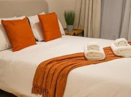 Modern 1Bed Seaside Apartments, Walk to Beach,Town,Train - Eastbourne Gateway - Short and Long Stay