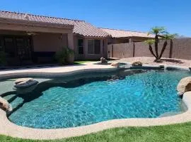 Cozy spacious house, pool heater, spa, firepit