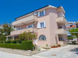 Apartments Hrgovcic, ξενοδοχείο σε Baška