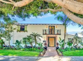 Villa Encanto- LUXE Spanish Villa with 6 KING Bedrooms, Courtyard and New Game Room