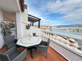 Apartamento Gran Lago con Vistas al Canal, hotel in Empuriabrava