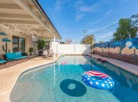 Family Retreat By Old Town with POOL