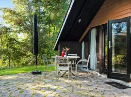 Charming Older House With A Hot Tub