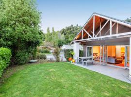 Lake Okareka Cottage، فندق في روتوروا