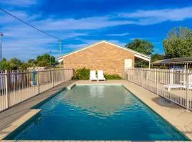 All Travellers Motor Inn