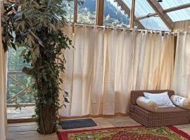 Sukoon Saath by Hostalgic, hotel v destinaci Jibhi