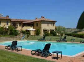 Charming flat with pool surrounded by nature
