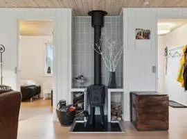2 Bedroom Beautiful Home In Orø