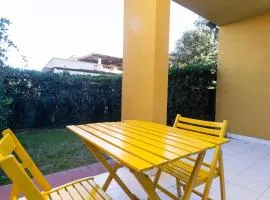 Marcelli, bilocale con giardino a 100 mt dal mare - M052