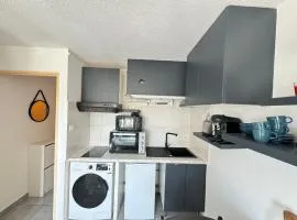 Studio dans résidence avec piscine et tennis
