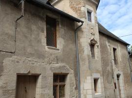 la tour du fauconnier, hotel in Doué-la-Fontaine