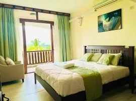 BeachFront 2 bedroom Apartment with WiFi&Netflix