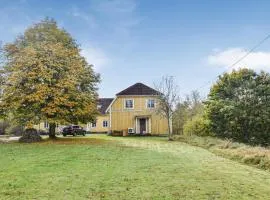 2 Bedroom Awesome Home In Älmhult