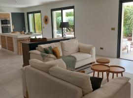 Appartement Indépendant avec Jardin et Piscine en Provence, hôtel à Ventabren