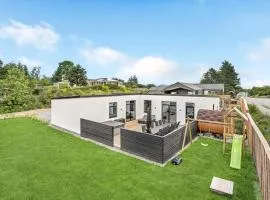 Beautiful Home In Ebeltoft With Sauna