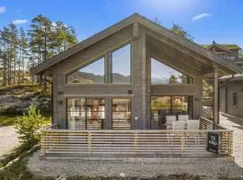 3 Bedroom Beautiful Home In Vrådal