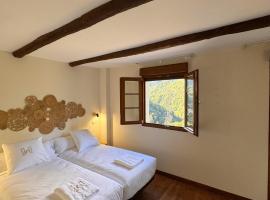 Hotel Rural Valle de Cua&ntilde;a, hotel con alberca en Santib&aacute;&ntilde;ez de Murias