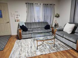 Viesnīca Cozy 3BR Home near Downtown Lancaster pilsētā Lenkastera