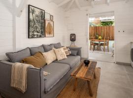 Sweet Cane Tiny House & Pool, hotel a Saint-François