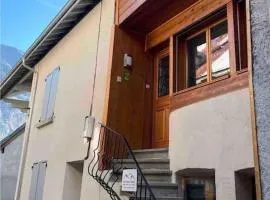 Maison de Bergers, Cyclist & Ski Friendly Town House, WIFI, Secure Bike Store