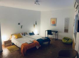 Bordallo's Lodge - centro Caldas da Rainha，位于卡尔达斯达·赖尼亚的酒店