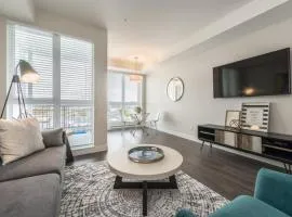 Modern Old Town Suite With Private Balcony
