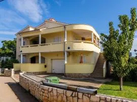 Apartments with parking space Vir - 23588