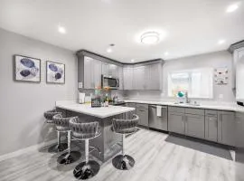 Kirkland Home with 2 Queen Beds - Totem Lake Village