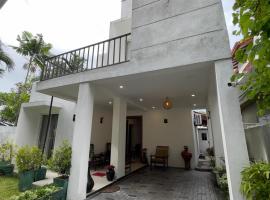 Serenity Home - Near Colombo, hotel v destinaci Kandana